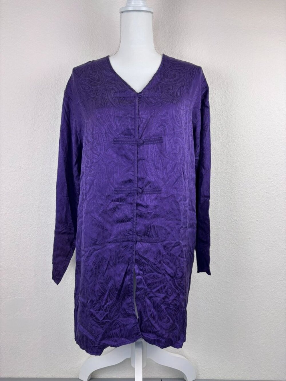 Vintage Victoria's Secret medium purple oriental 100% silk night shirt gown‎